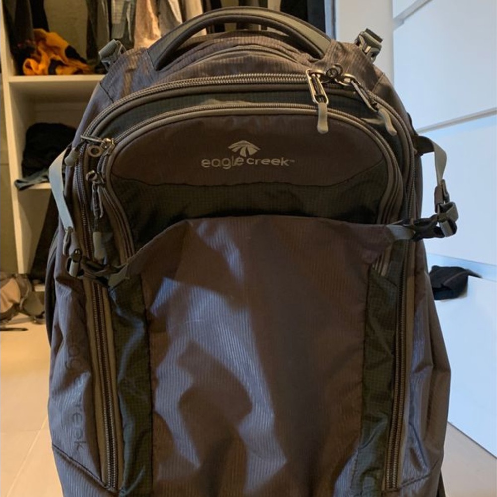 Eagle creek suitcase/backpack 22L (2 available) 26L (1 available) $/1
